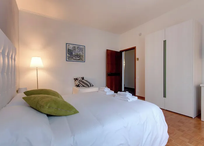 Lungarno Apartment By Mamo Florence